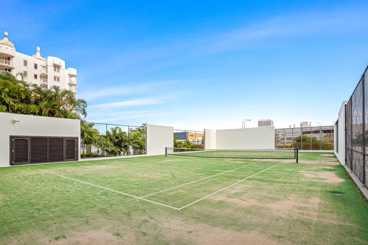 Sierra Grand Broadbeach - Self Contained & Privately Managed Apartments Gold Coast Exterior photo