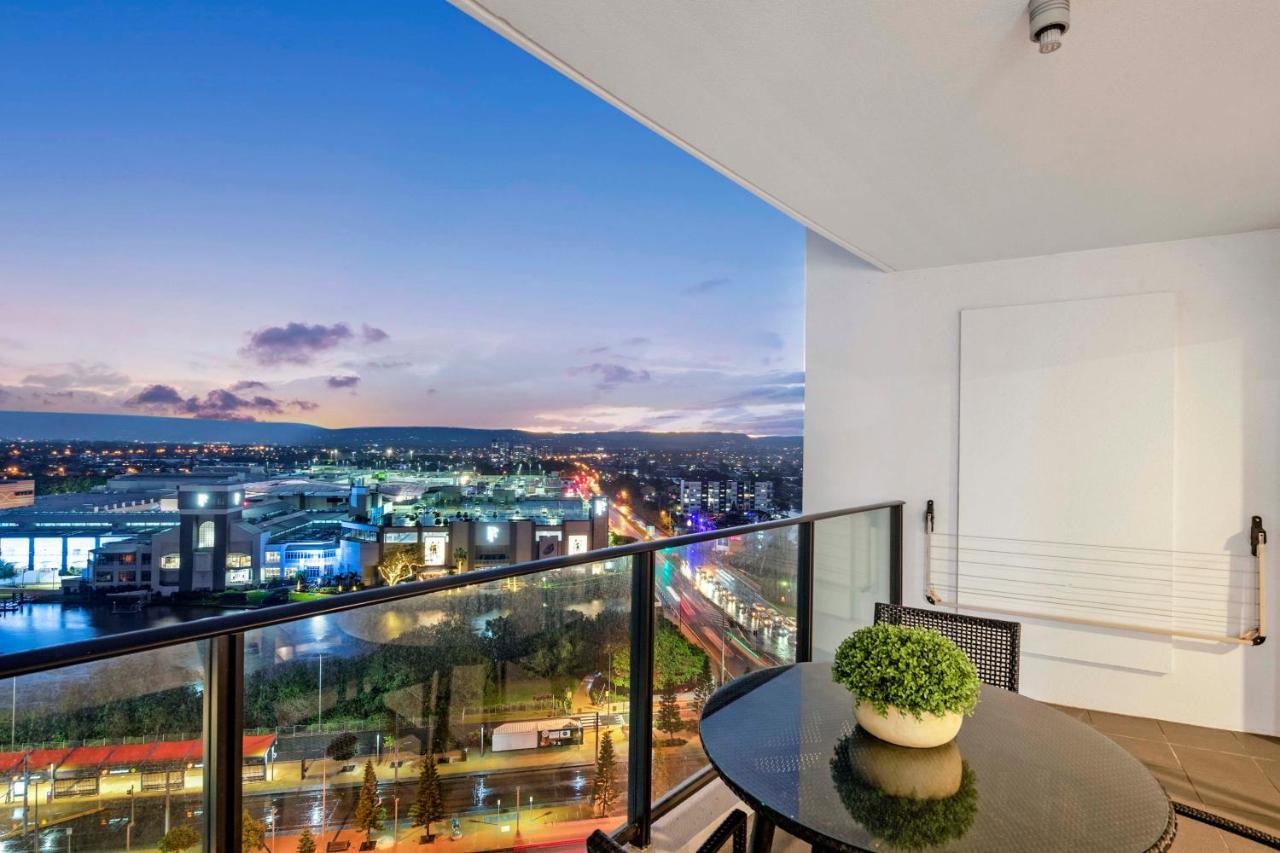 Sierra Grand Broadbeach - Self Contained & Privately Managed Apartments Gold Coast Exterior photo